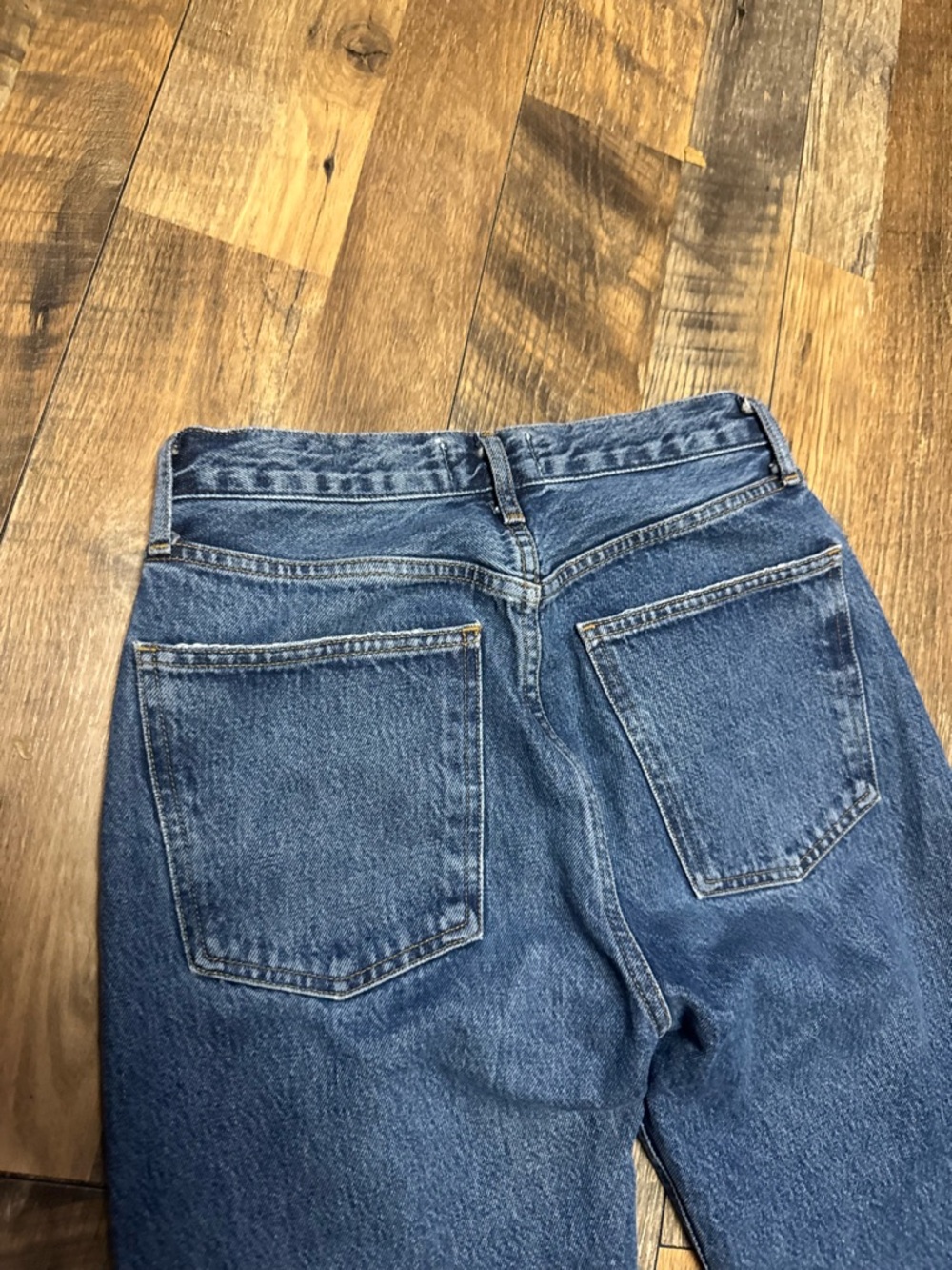 Agolde Organic Cotton Straight Leg High-Rise Jeans in Medium Blue Wash - Picture 8 of 10